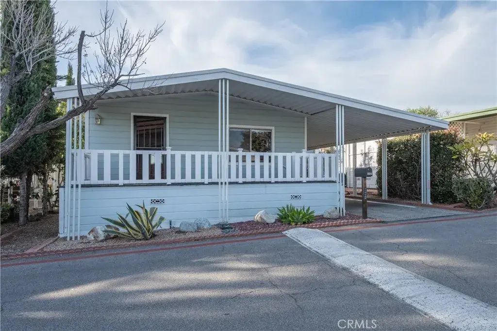 15445 Cobalt 220, Sylmar