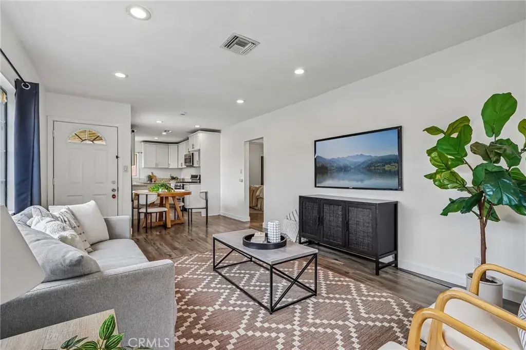 311 N Locust, Compton