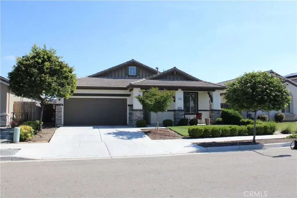 1620 W Porter, Visalia