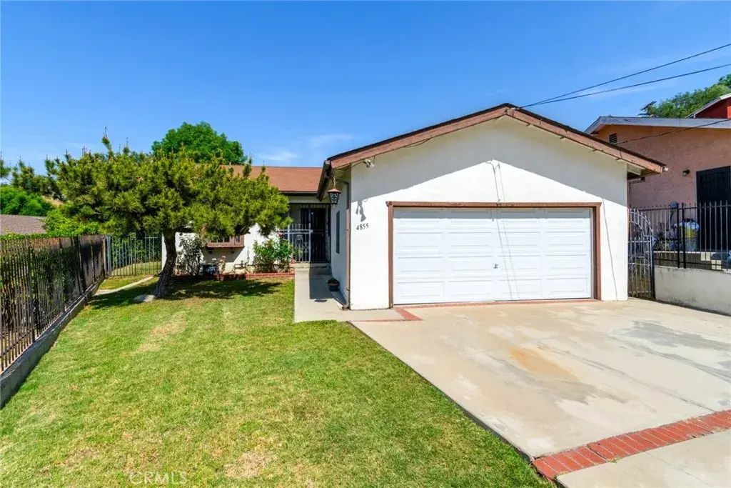 4855 Klamath, Los Angeles