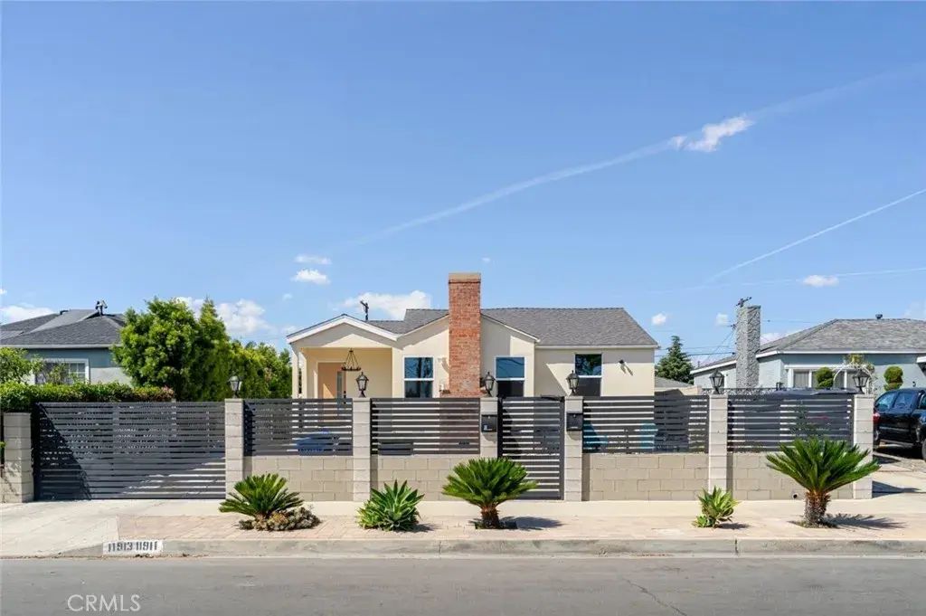11911 Stagg Street, North Hollywood