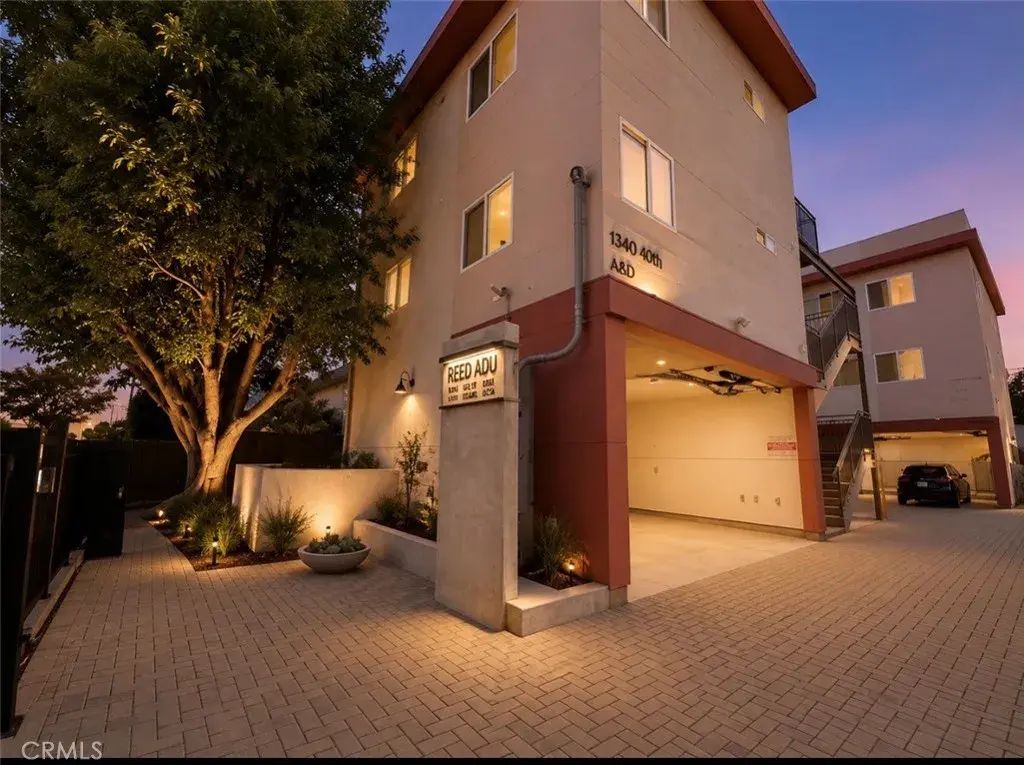 1210 Fedora Street, Los Angeles