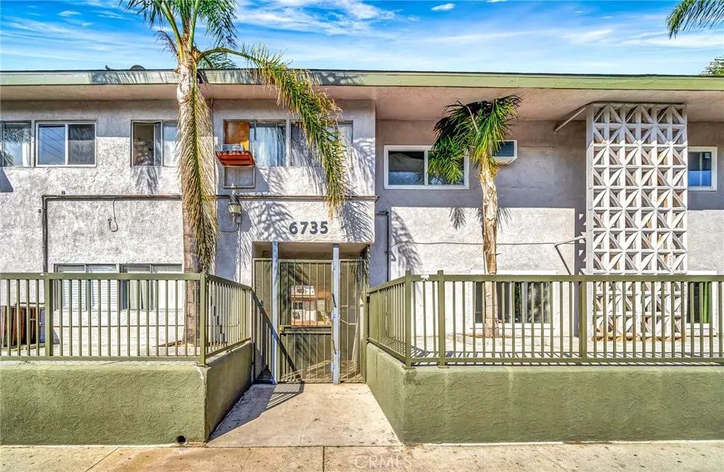 6735 Elmer 17, North Hollywood