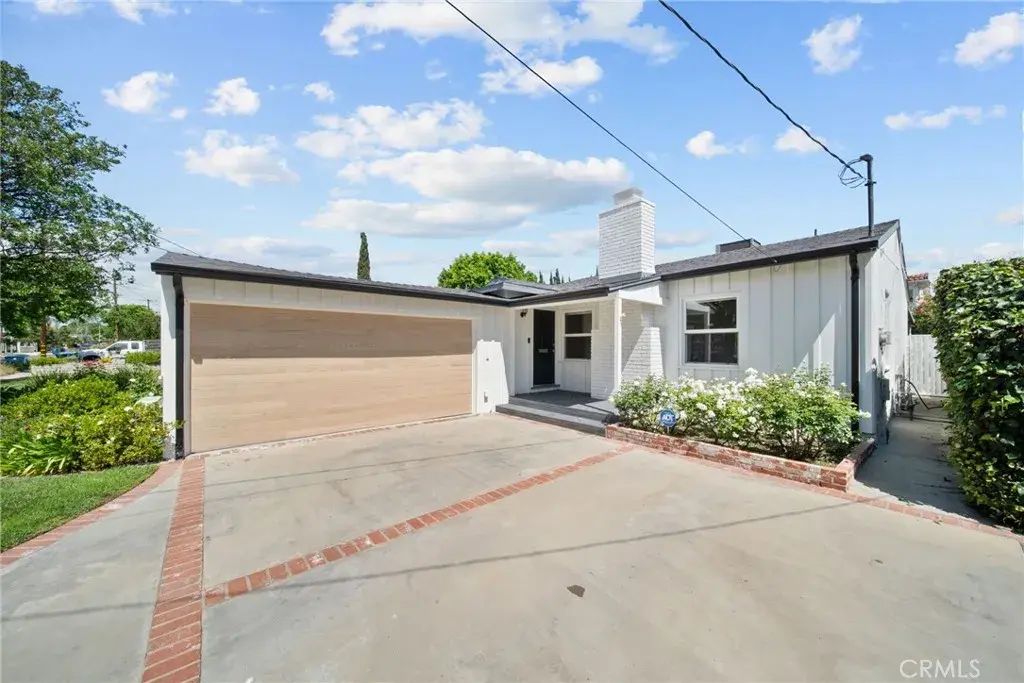 6026 Wilkinson, Valley Glen