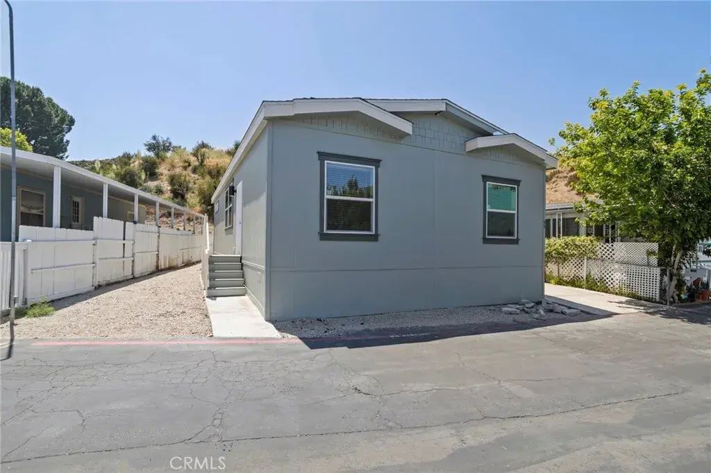 30000 Hasley Canyon 90, Castaic