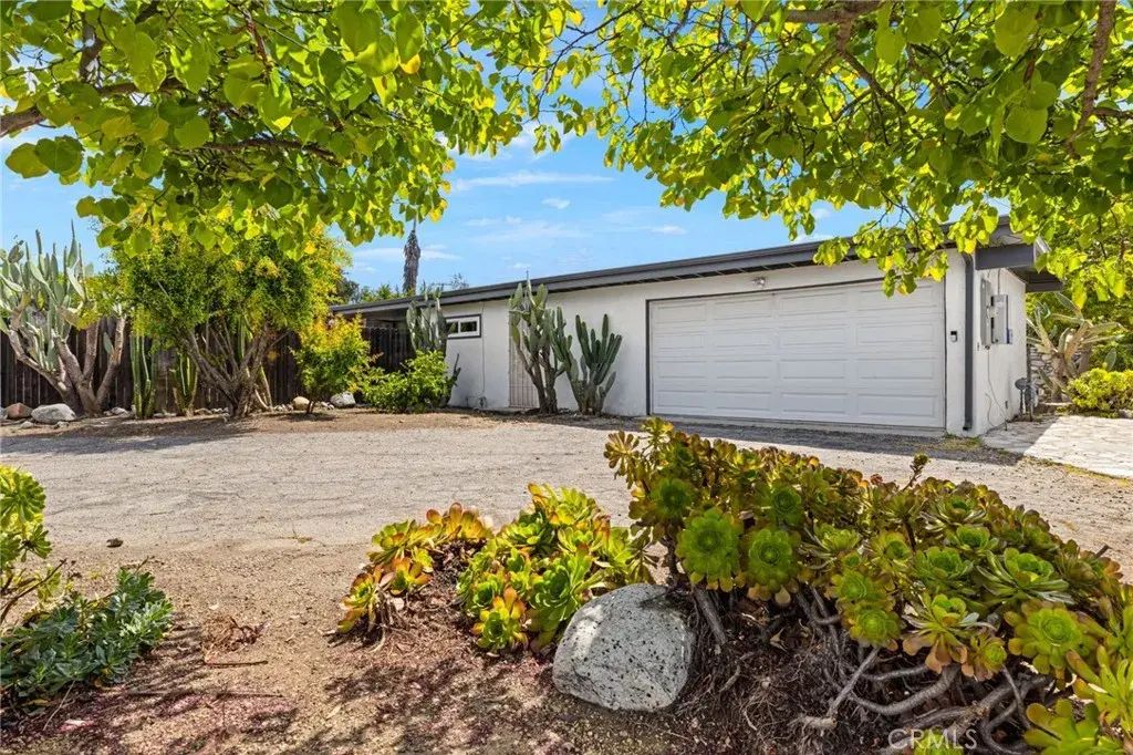 1690 N Mills, Claremont