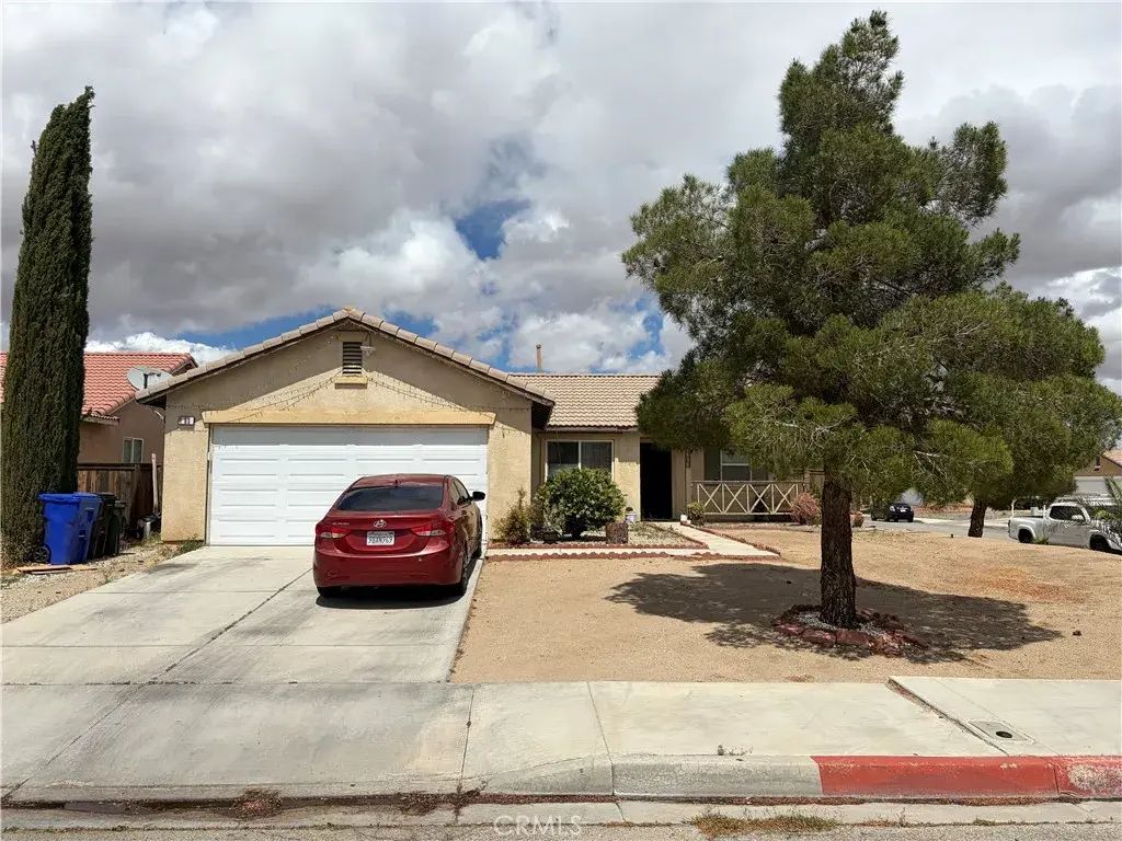 11830 Wolcott, Adelanto