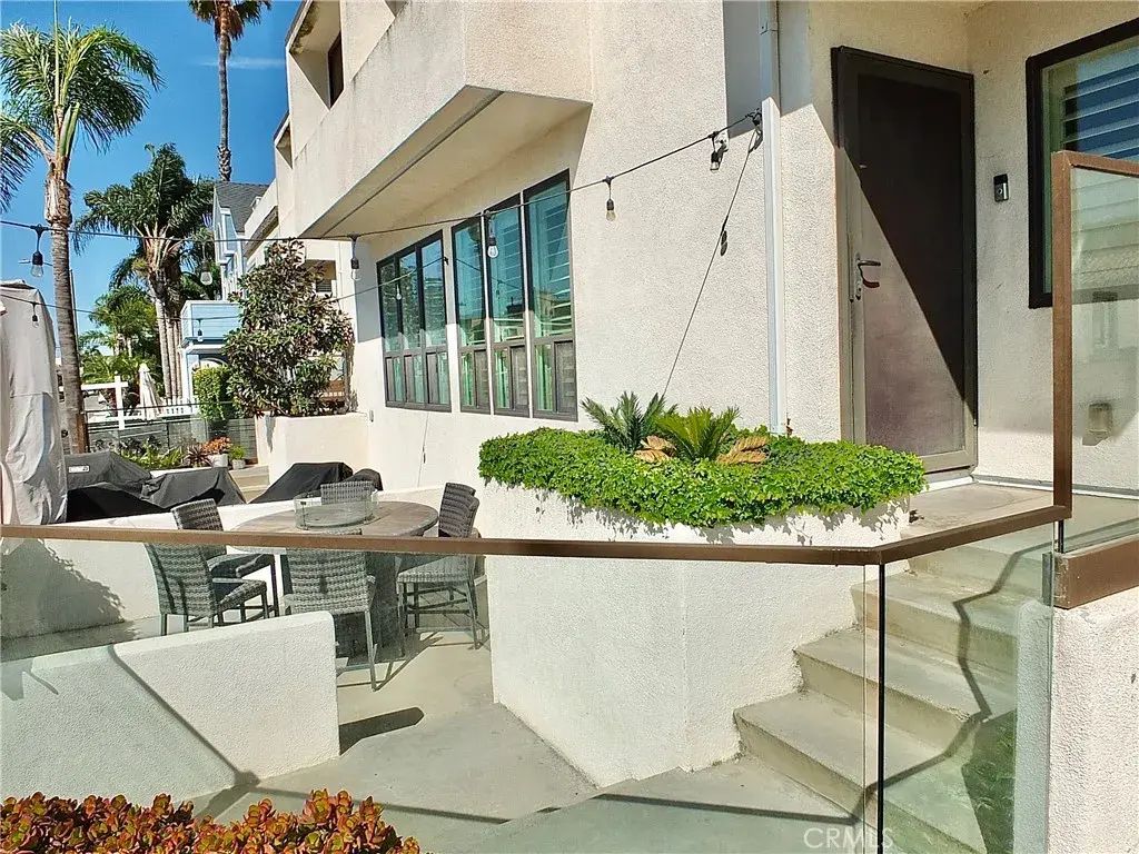 36 Corona Avenue A, Long Beach