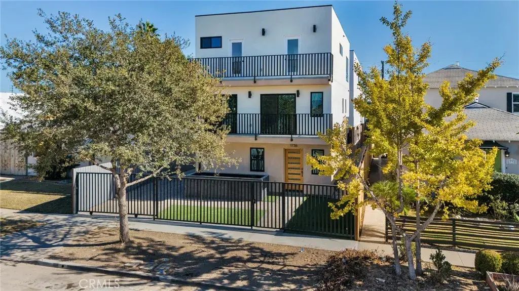 1736 Carmona Avenue A, Los Angeles