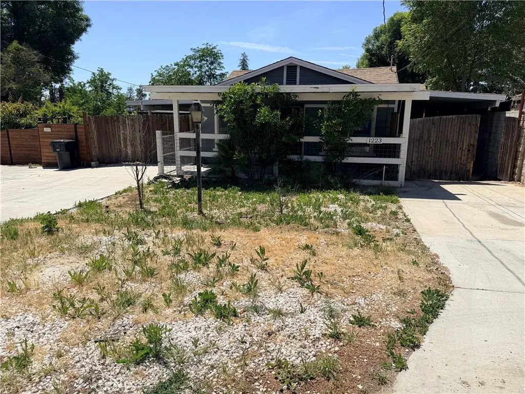 1223 Rose, Mentone