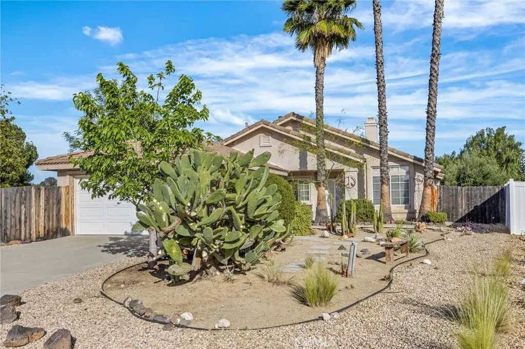 40394 Clybourne, Murrieta