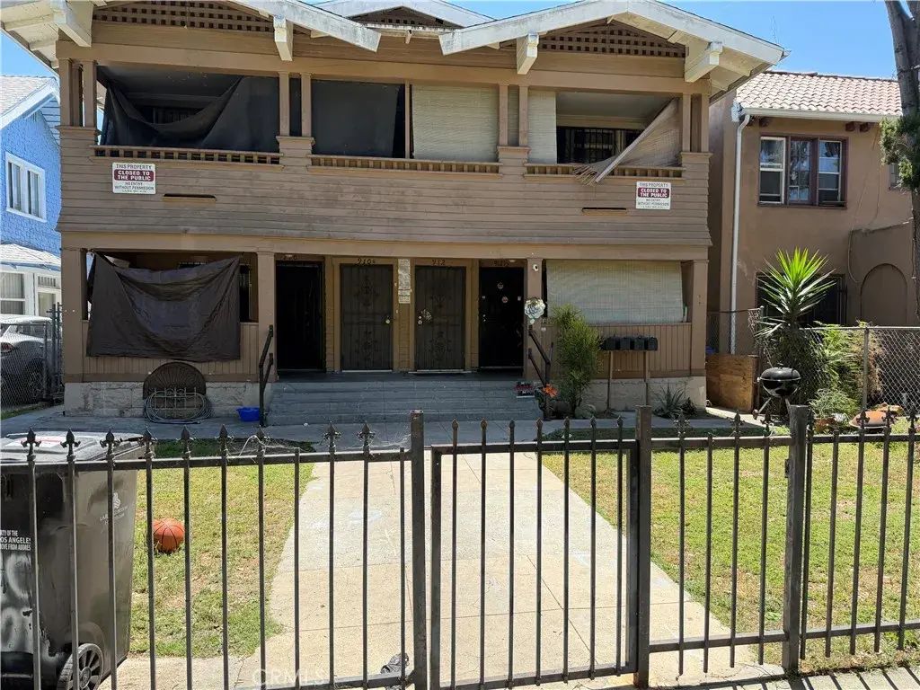 910 W 40th Place, Los Angeles