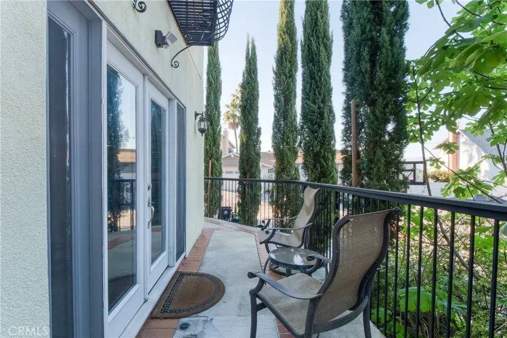 7794 Skyhill Drive, Los Angeles