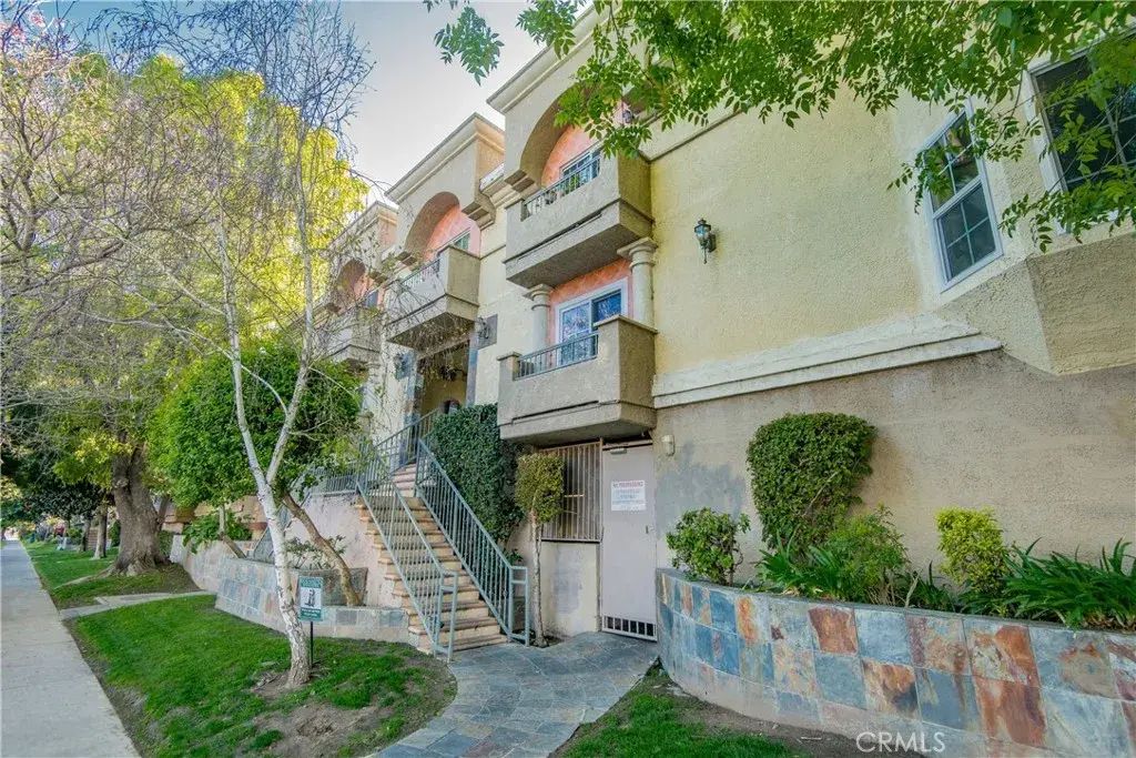 7045 Woodley Avenue 218, Van Nuys