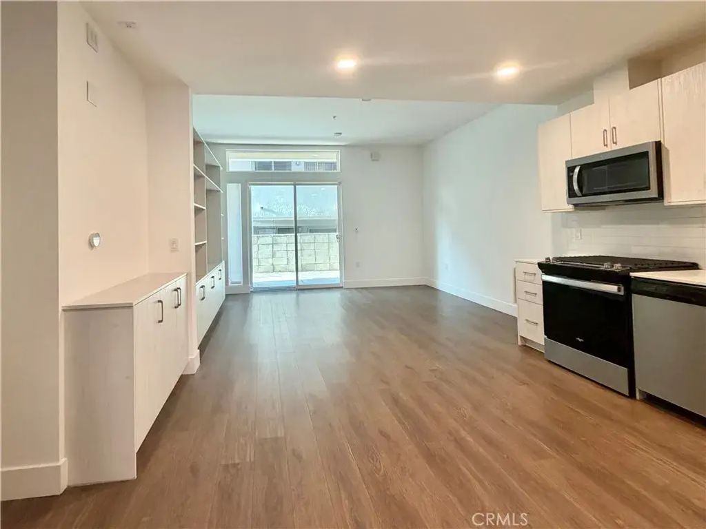 709 E Walnut Street 222, Pasadena