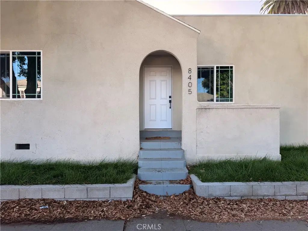 8405 Mckinley Avenue, Los Angeles