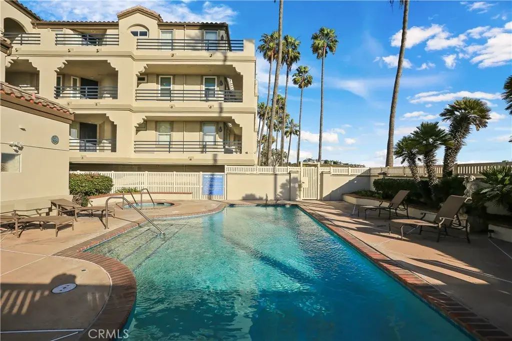 4165 Warner Avenue 202, Huntington Beach