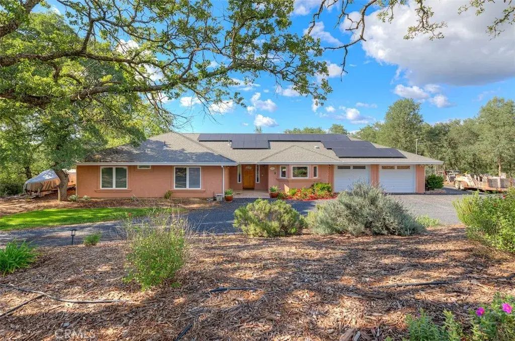105 Silver Bar Drive, Oroville