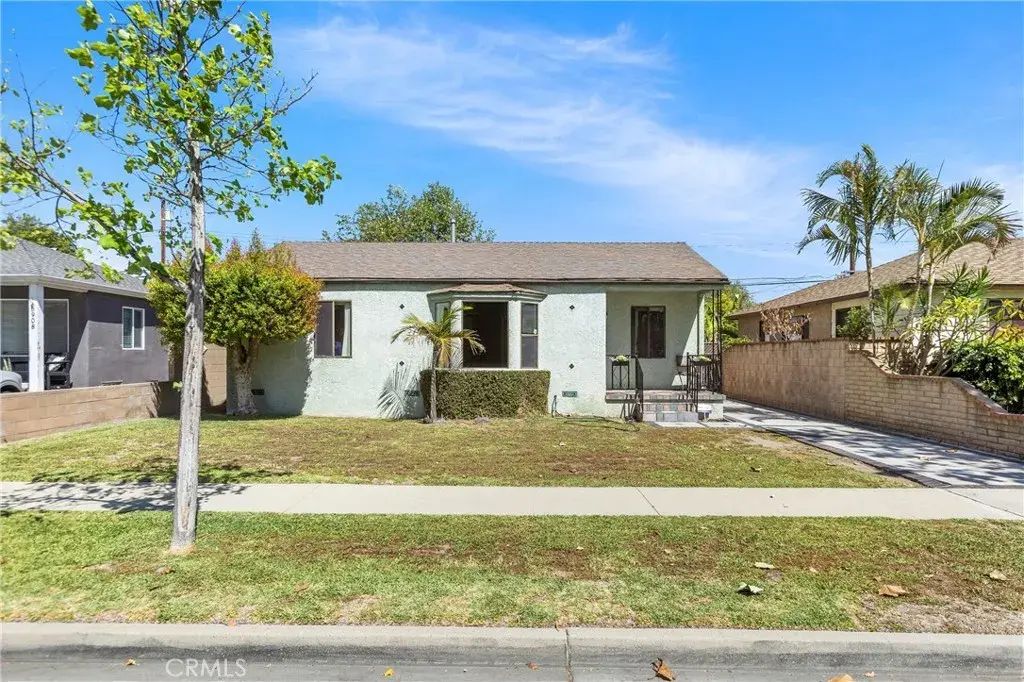 5902 Blackthorne, Lakewood