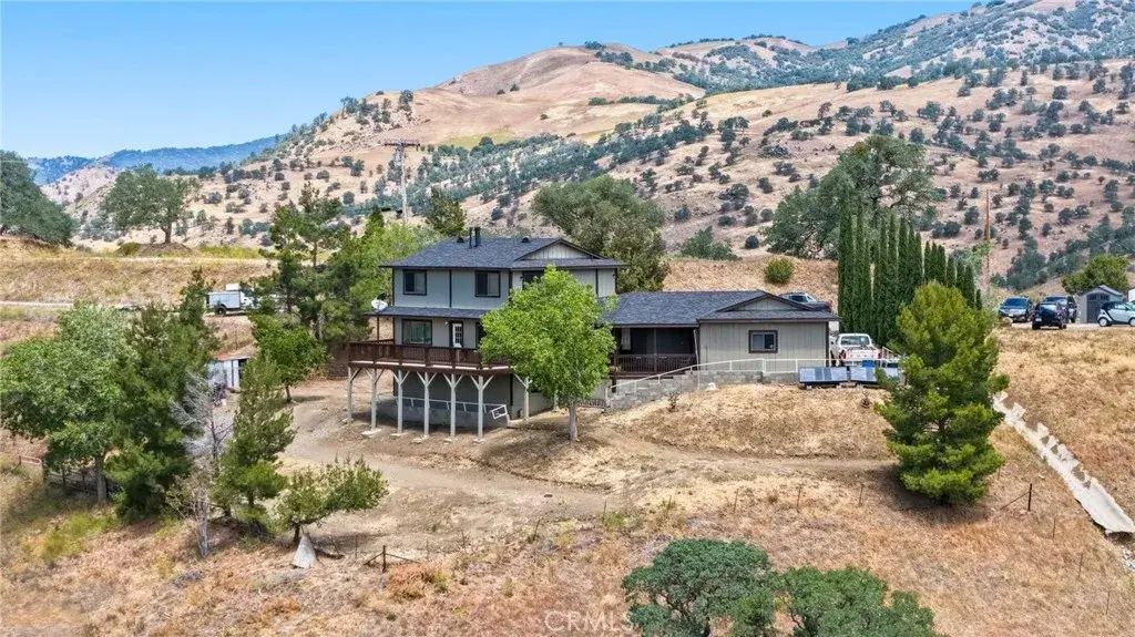 19504 Dovetail Ct, Tehachapi