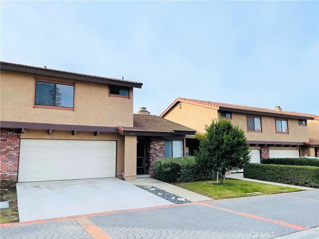 1061 N Glendora Avenue, Covina