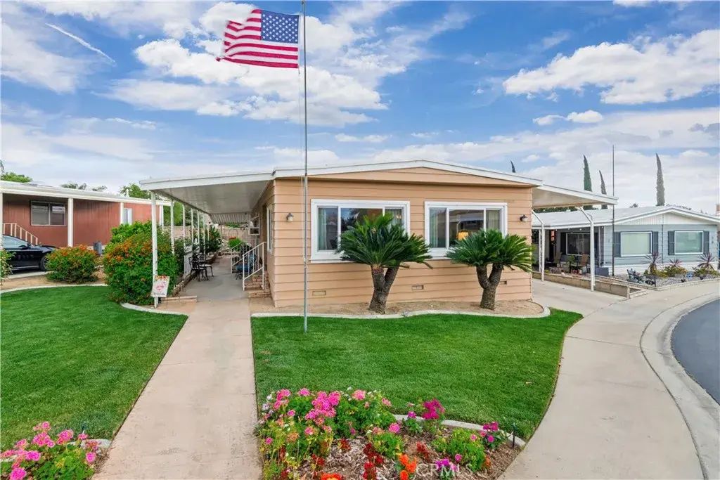 626 N Dearborn 17, Redlands