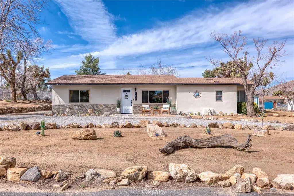 7432 Dumosa, Yucca Valley