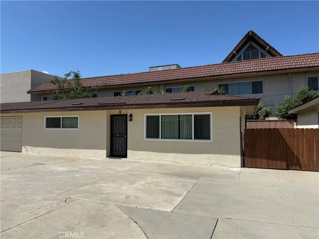 15825 S Denker Avenue A, Gardena