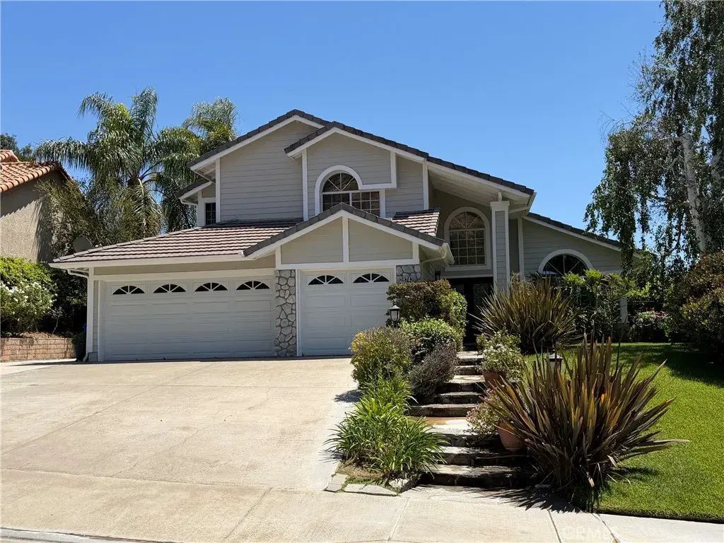 28742 Mauch, Saugus