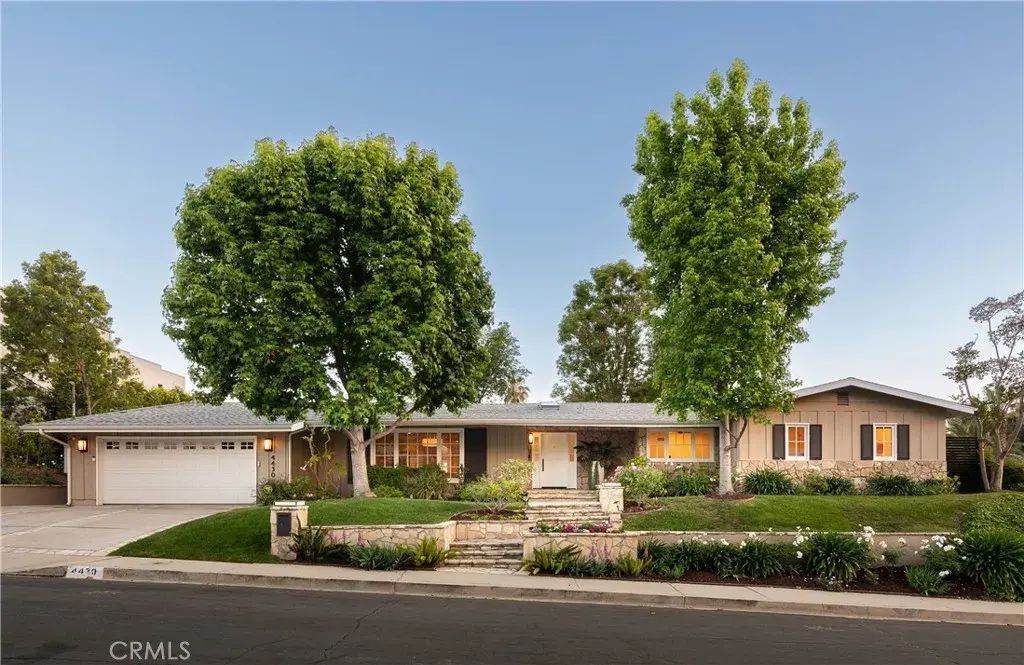 4430 Estrondo Drive, Encino