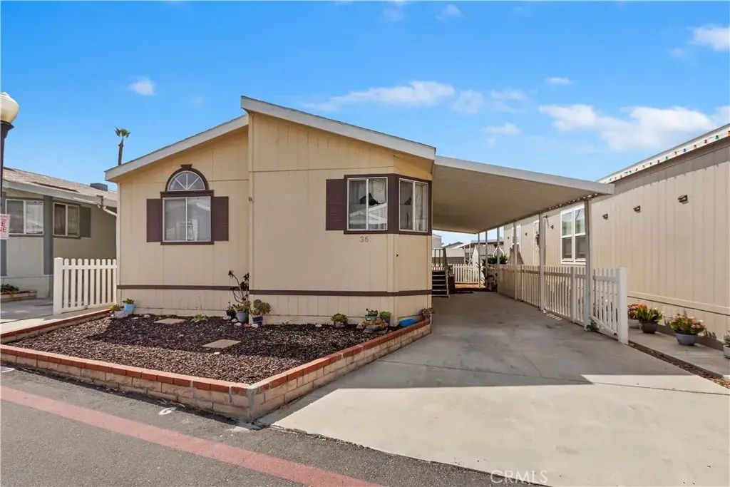 21210 Arrow 36, Covina