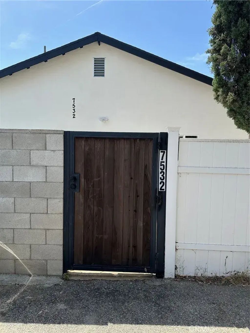 7532 Sausalito, West Hills