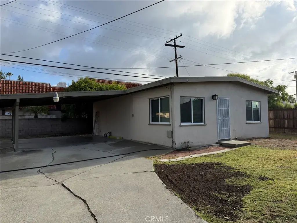 5554 Riverside, Chino