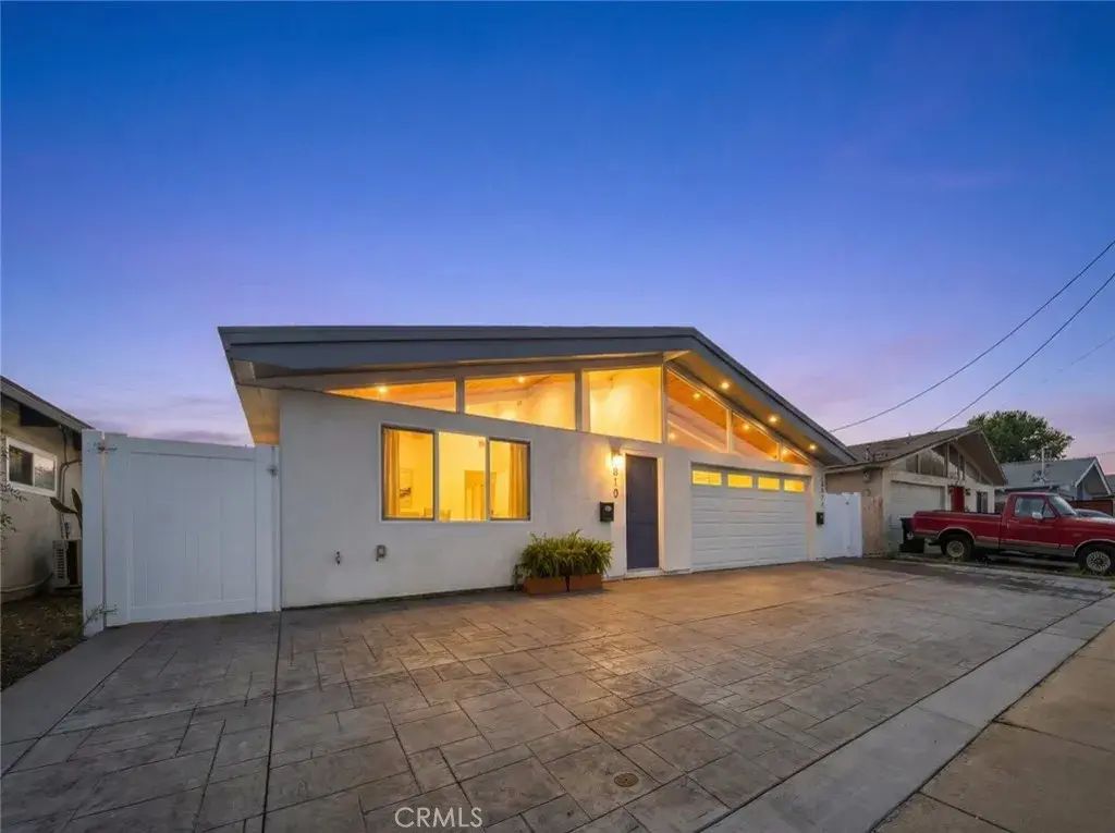 13010 Hartland Street, North Hollywood