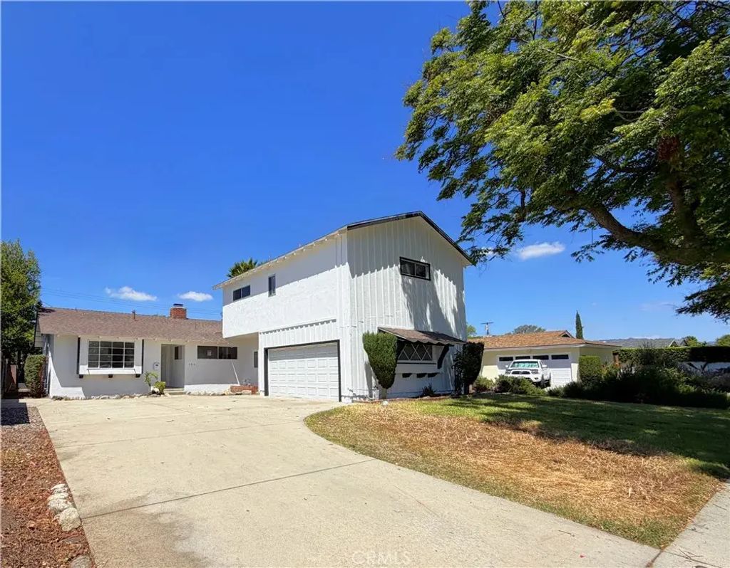 7919 Sausalito Avenue, West Hills