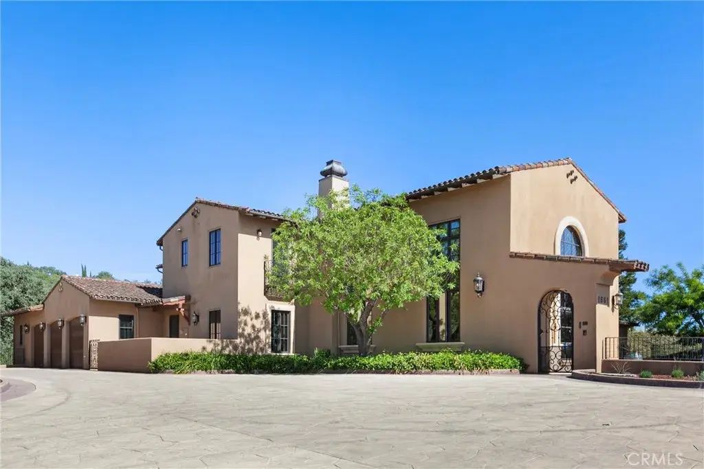 1661 Burnt Rock, Templeton