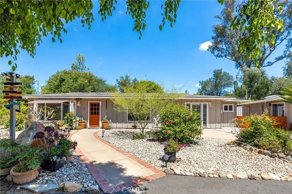 1256 E Fallbrook, Fallbrook