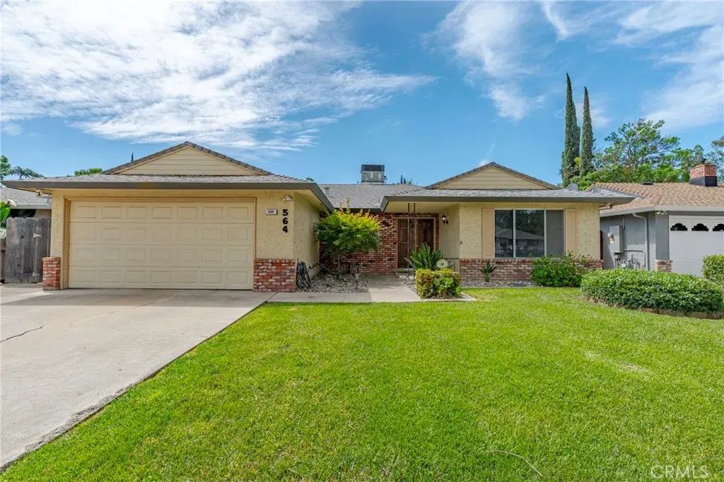 564 Della Court, Merced