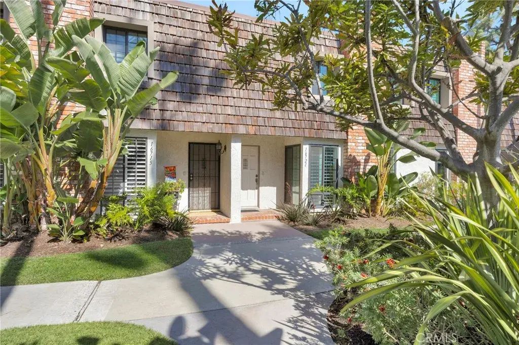 16721 Castaway, Huntington Beach