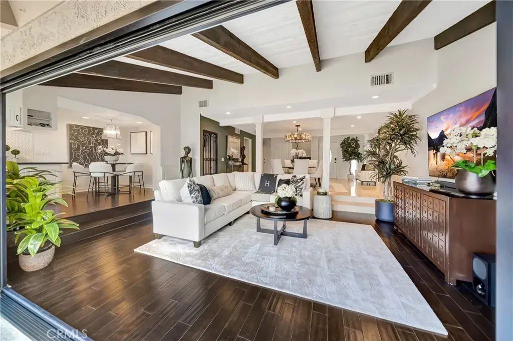 4420 Park Jazmin, Calabasas