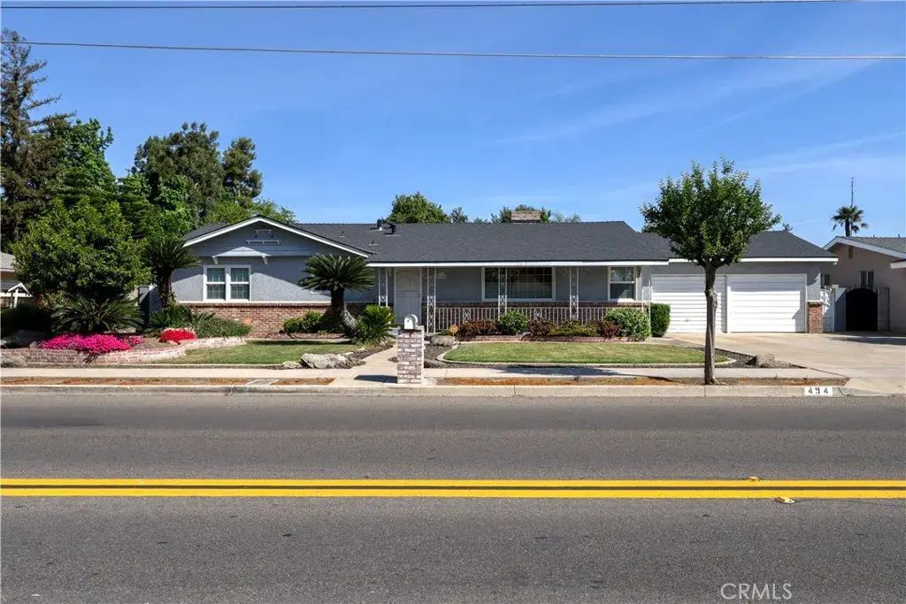 494 E Merritt Avenue, Tulare