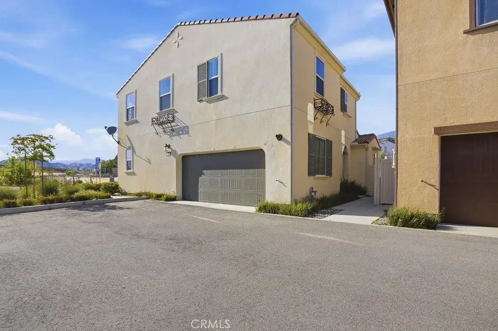 570 Jubilee Place, Santa Paula