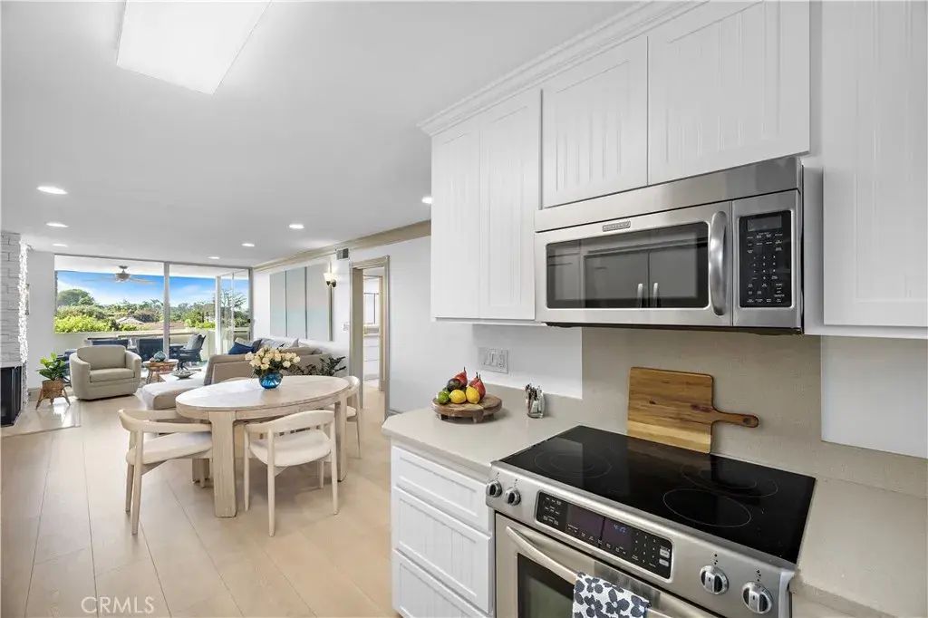 781 Avocado, Corona Del Mar