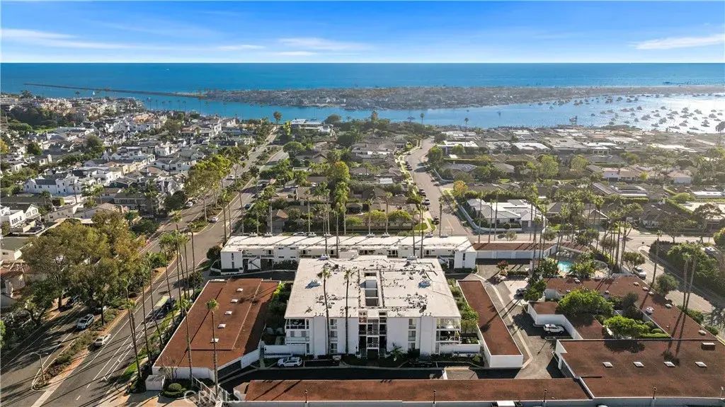 781 Avocado, Corona Del Mar