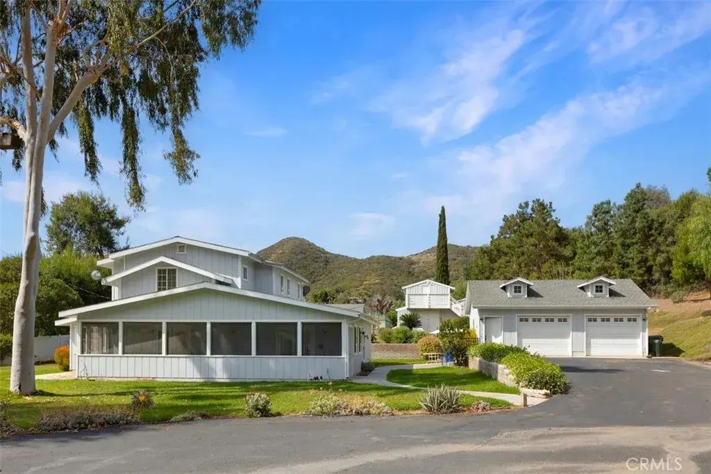 35768 Rice Canyon, Fallbrook