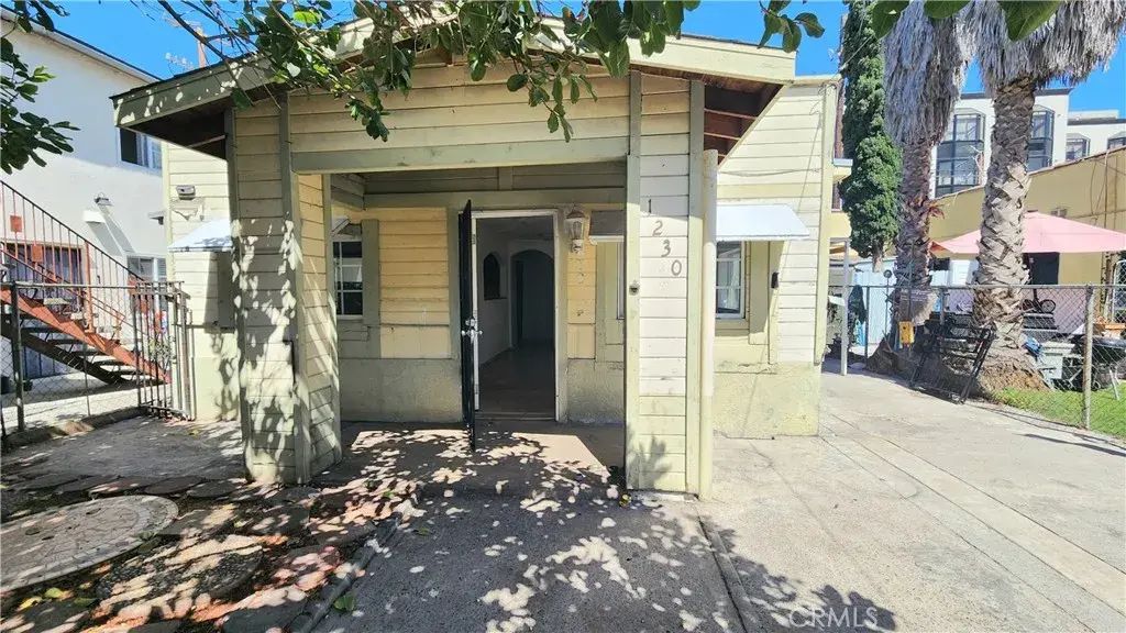 1230 N Saint Marys Court, Long Beach