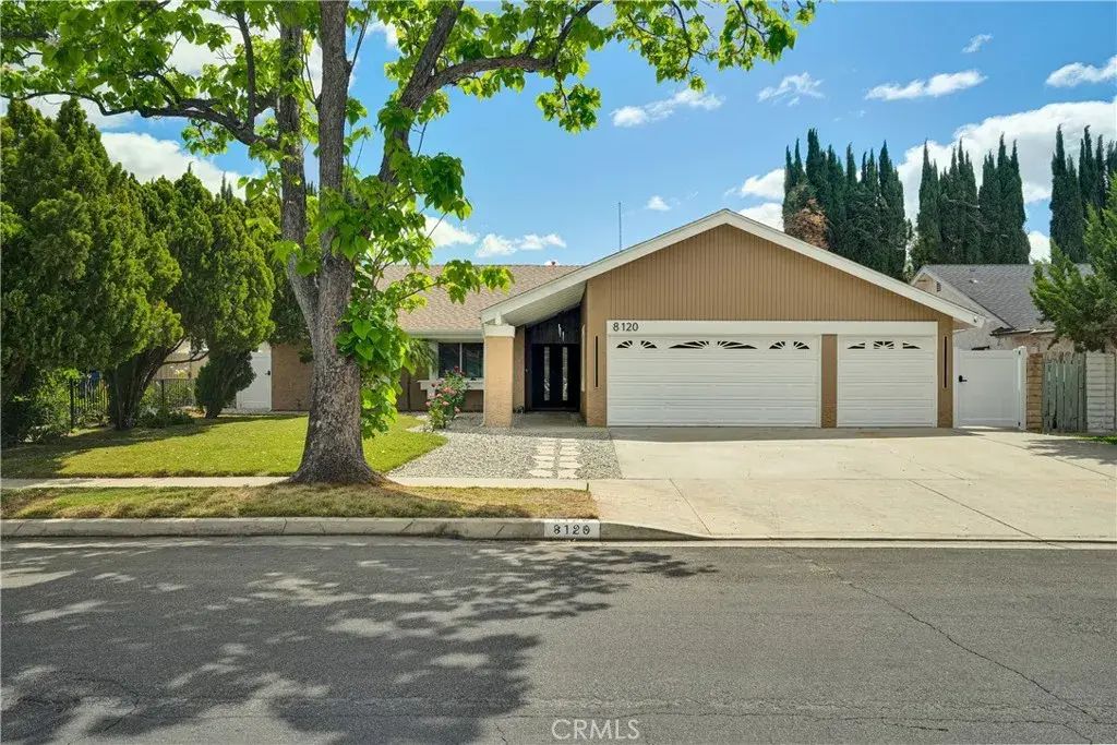 8120 Glade Avenue, Los Angeles