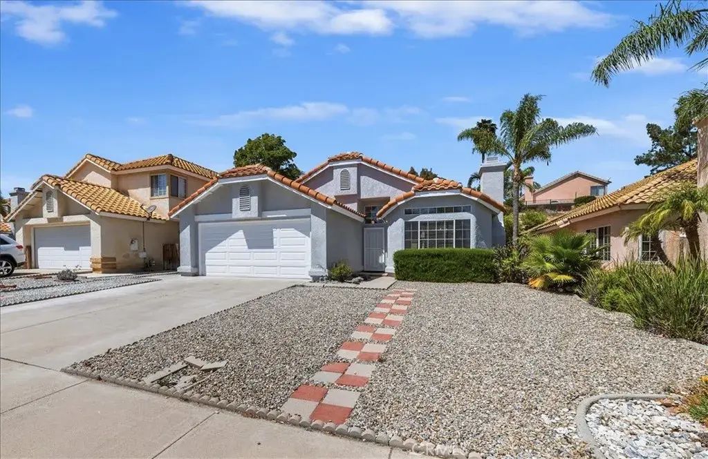 24352 Via Briones, Murrieta