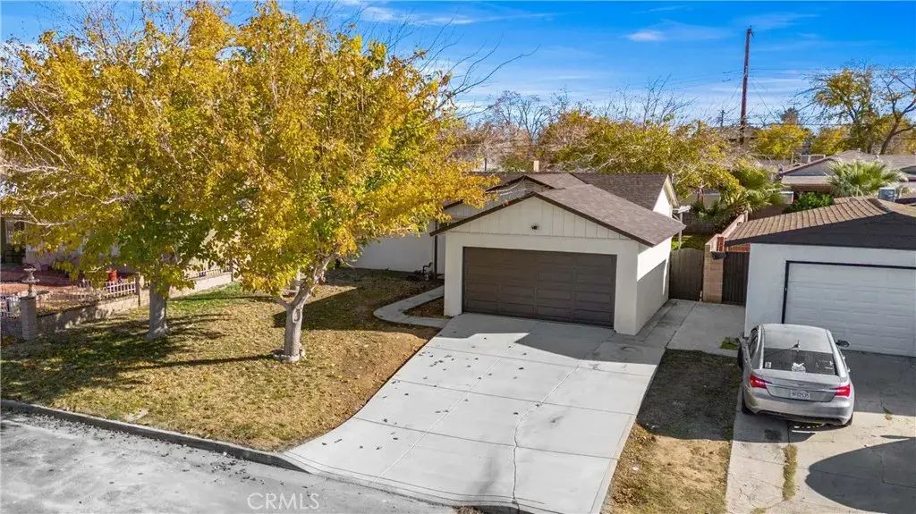 44054 Elm Avenue, Lancaster