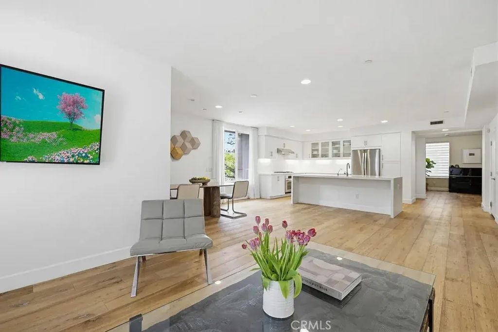 587 Rockefeller, Irvine